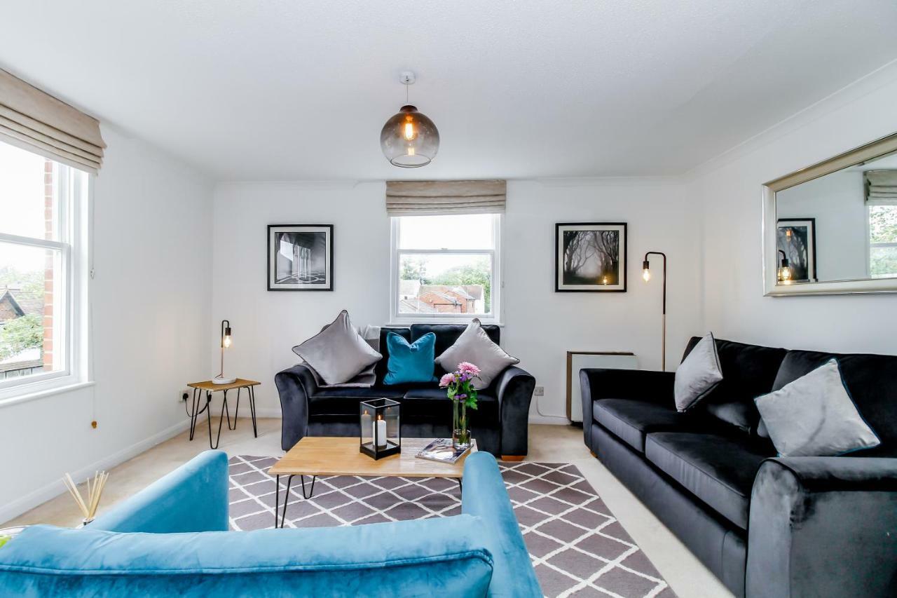 Oxfordshire Living - The Bannister -
