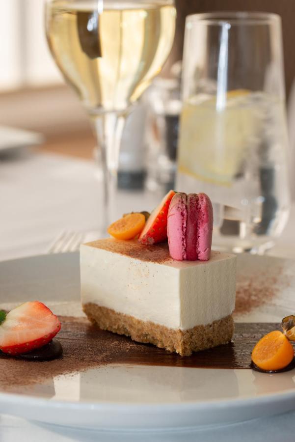 Cotswold Hotel
